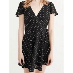 ABERCROMBIE & FITCH • Black/White Polka Dot Print Faux Wrap V-Neck Mini Dress